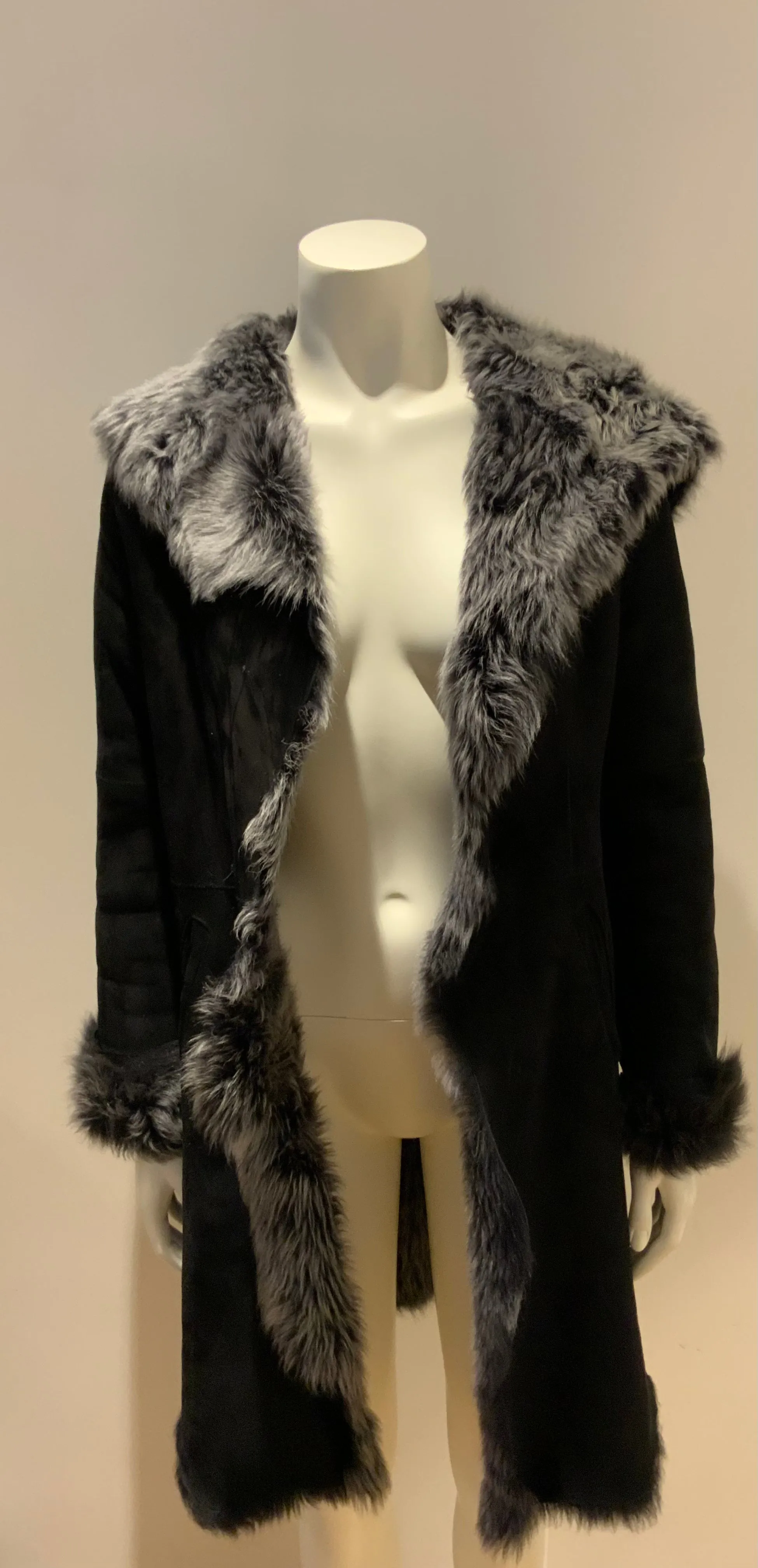 Hooded Suede Shearling Lambs Leather Coat Size XS ladies