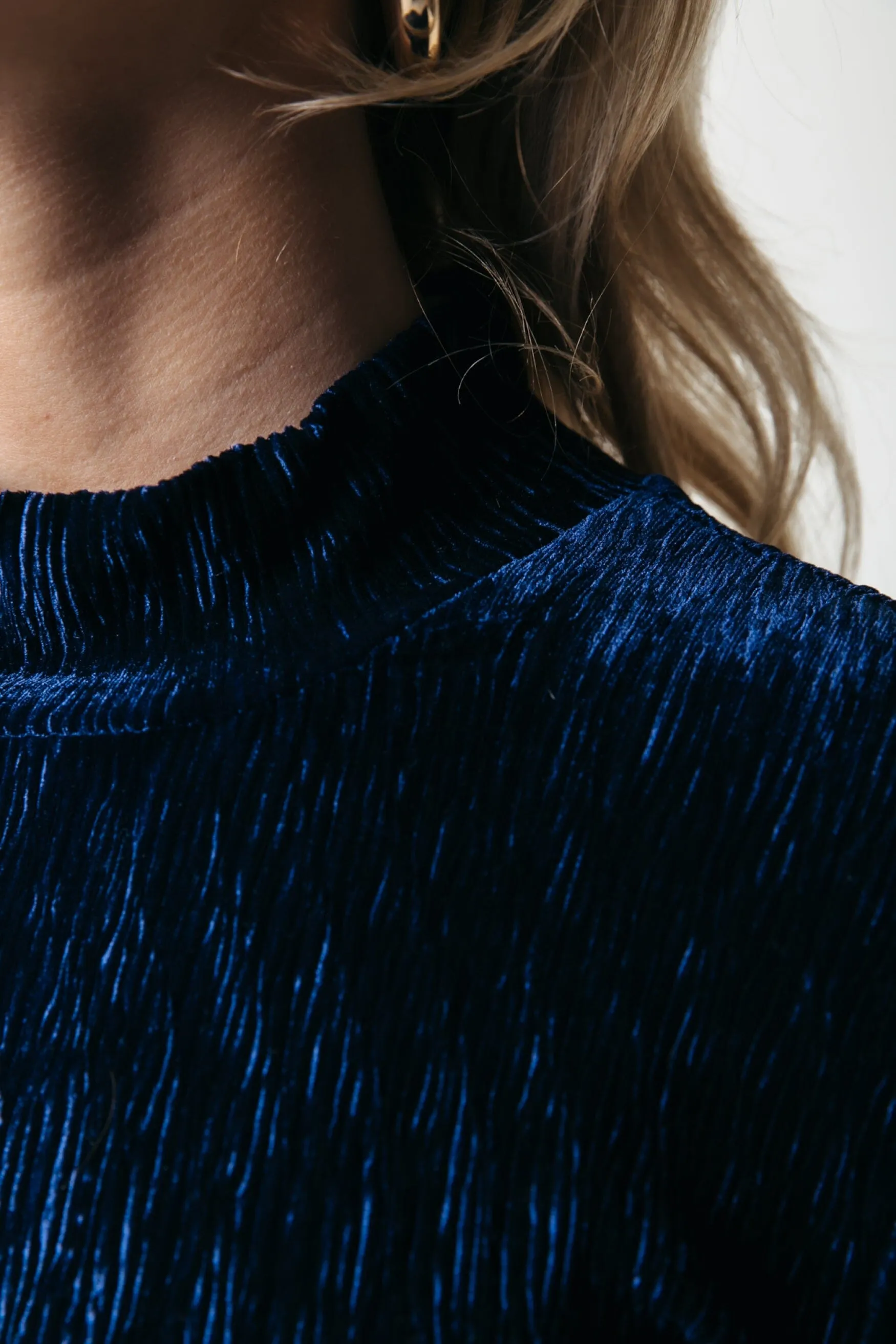 Jewel Structure Velvet Top | Peacoat Blue