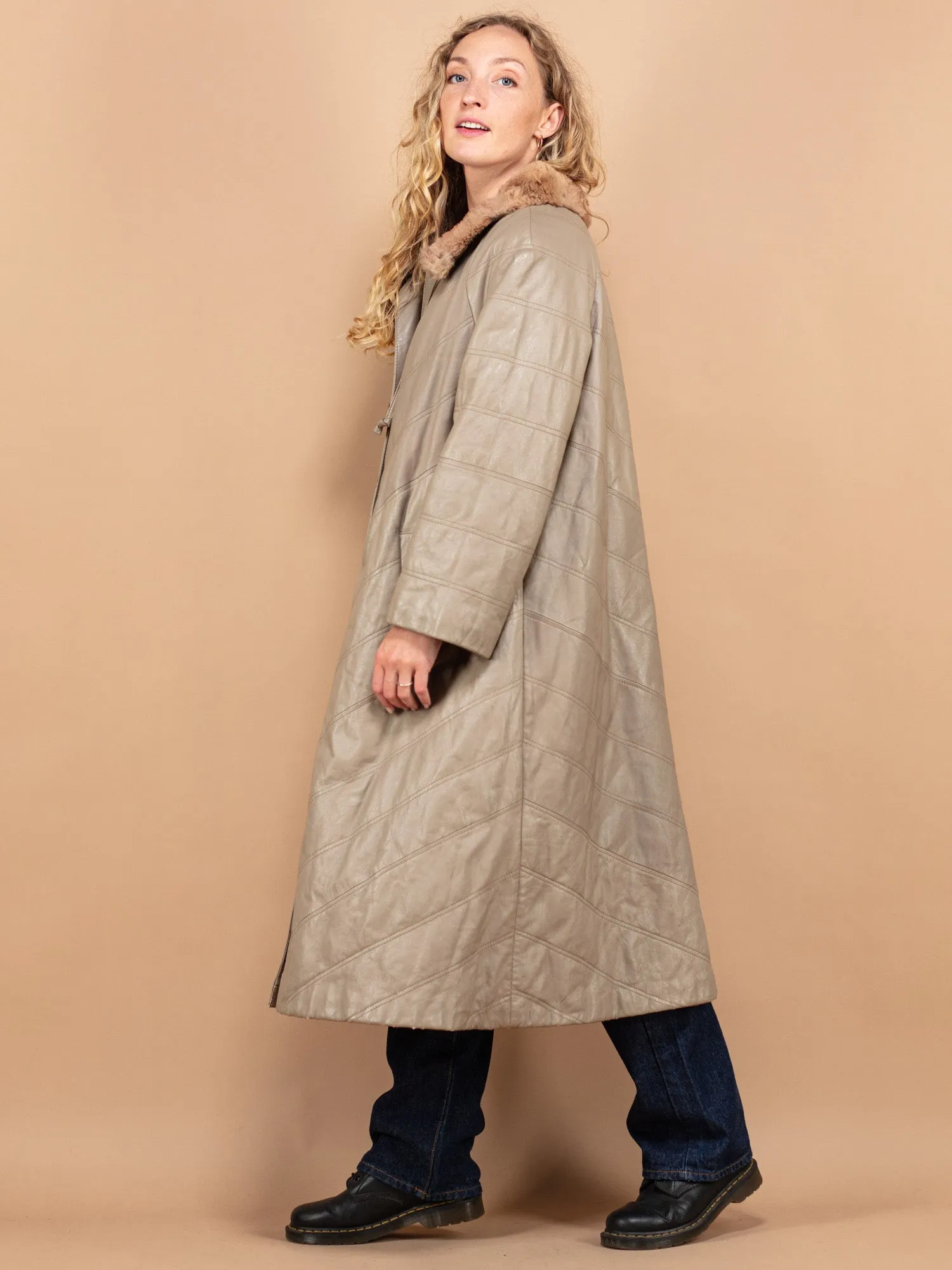 Vintage 70's Women Leather Coat in Beige